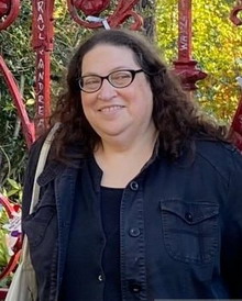 ����� ������� (Holly Tessler)